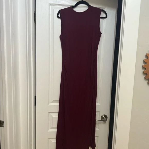 Tash +Sophie Elegant Sleeveless Maxi Dress in Rich Burgundy - Picture 2 of 4